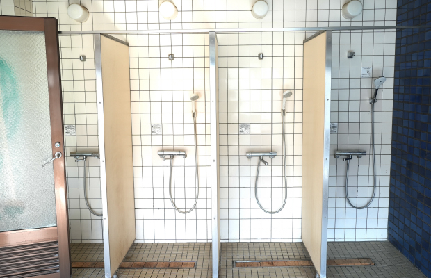 シャワールーム